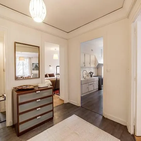 Spacieux Et Lumineux 70m² De La Place Ail *